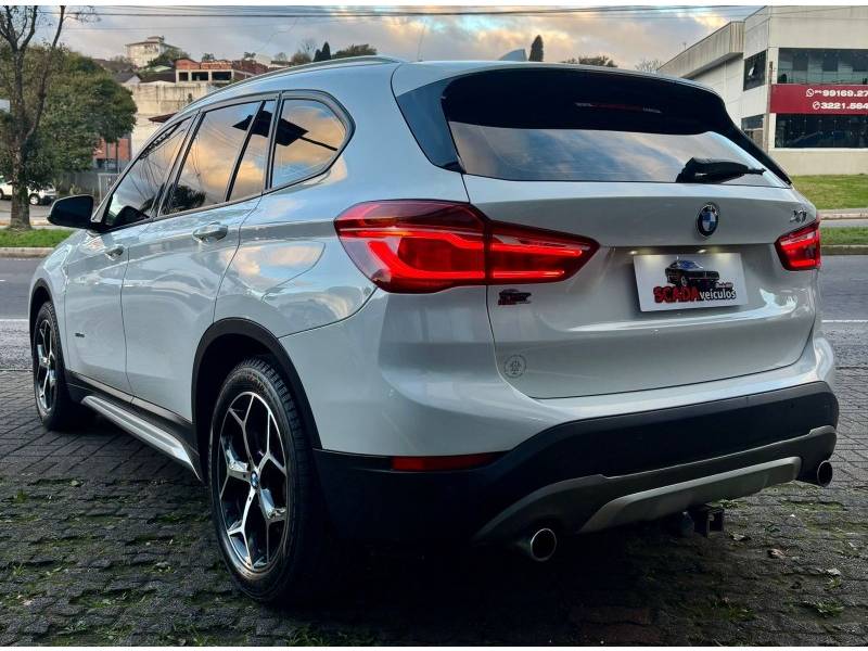 BMW - X1 - 2016/2017 - Branca - R$ 139.900,00