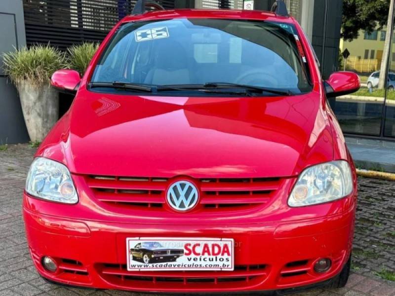 VOLKSWAGEN - FOX - 2005/2006 - Vermelha - R$ 21.900,00