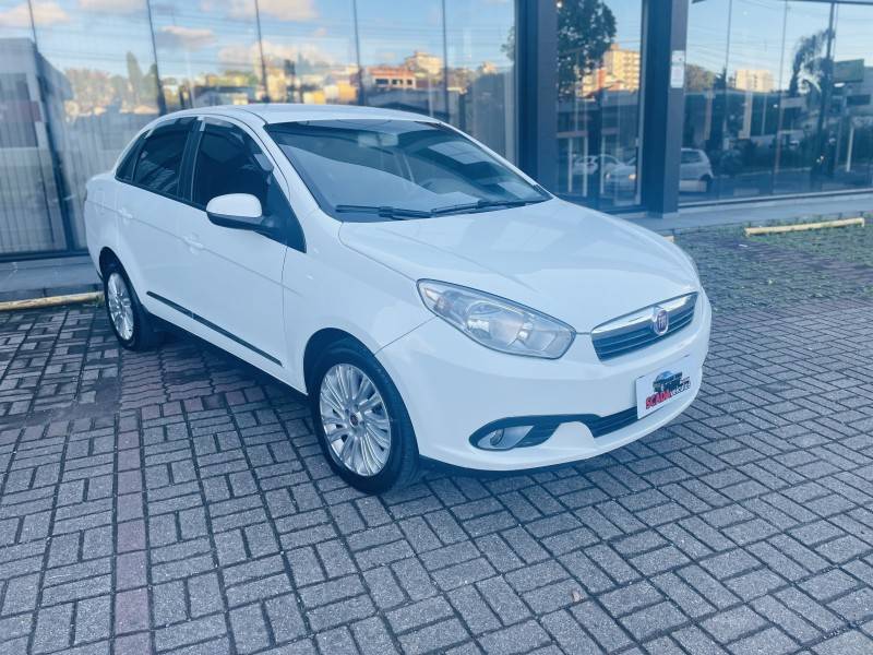FIAT - GRAND SIENA - 2016/2016 - Branca - R$ 44.900,00