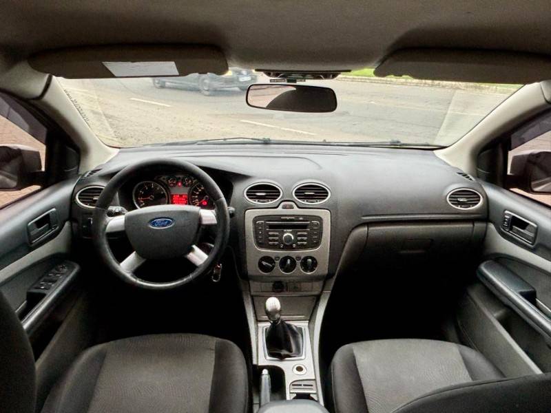 FORD - FOCUS - 2013/2013 - Cinza - R$ 35.900,00