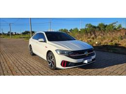 VOLKSWAGEN - JETTA - 2023/2023 - Branca - R$ 208.900,00