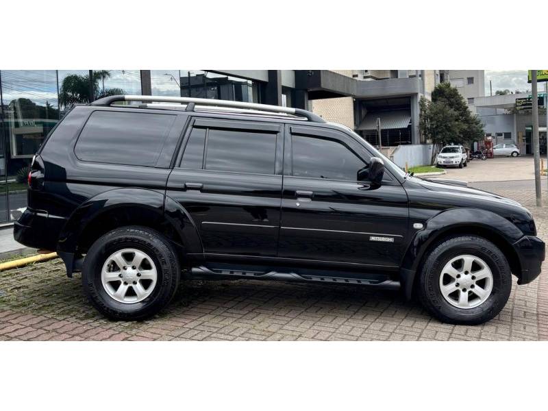 MITSUBISHI - PAJERO SPORT - 2006/2007 - Preta - R$ 58.900,00