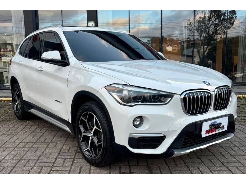 BMW - X1 - 2016/2017 - Branca - R$ 139.900,00