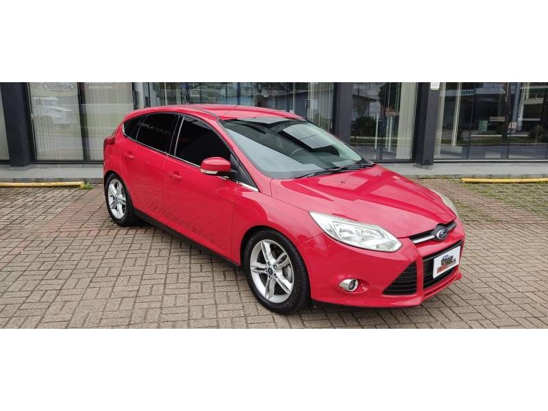 FORD - FOCUS - 2014/2014 - Vermelha - R$ 53.900,00