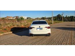 VOLKSWAGEN - JETTA - 2023/2023 - Branca - R$ 208.900,00