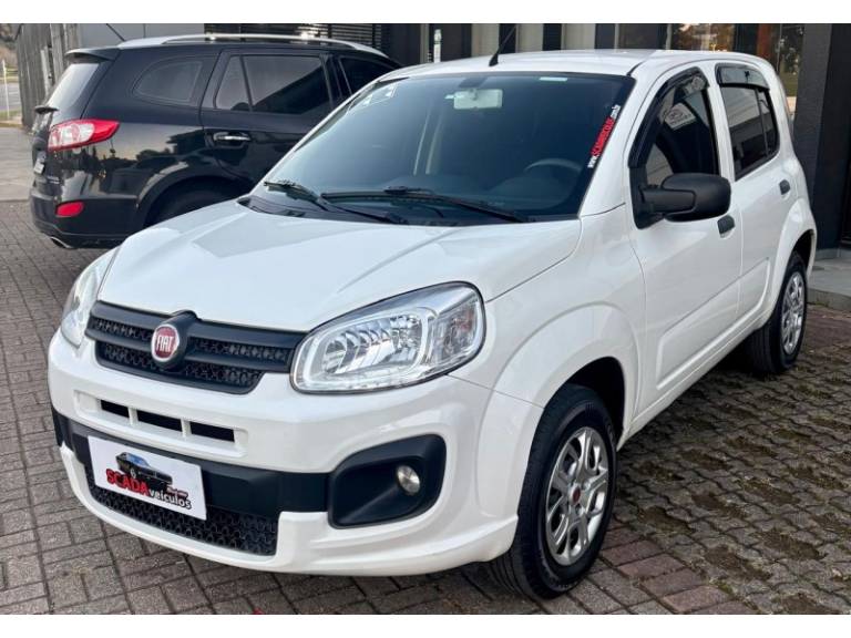 FIAT - UNO - 2017/2017 - Branca - R$ 42.900,00