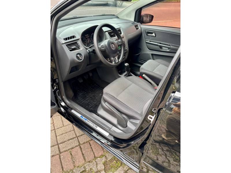 VOLKSWAGEN - FOX - 2014/2014 - Preta - R$ 44.900,00