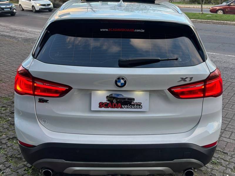 BMW - X1 - 2016/2017 - Branca - R$ 139.900,00