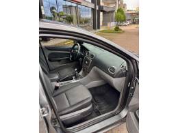 FORD - FOCUS - 2013/2013 - Cinza - R$ 35.900,00