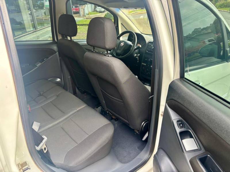 FIAT - IDEA - 2012/2013 - Branca - R$ 39.900,00