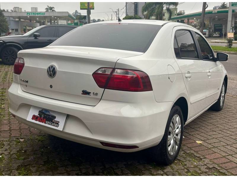 VOLKSWAGEN - VOYAGE - 2012/2013 - Branca - R$ 40.900,00