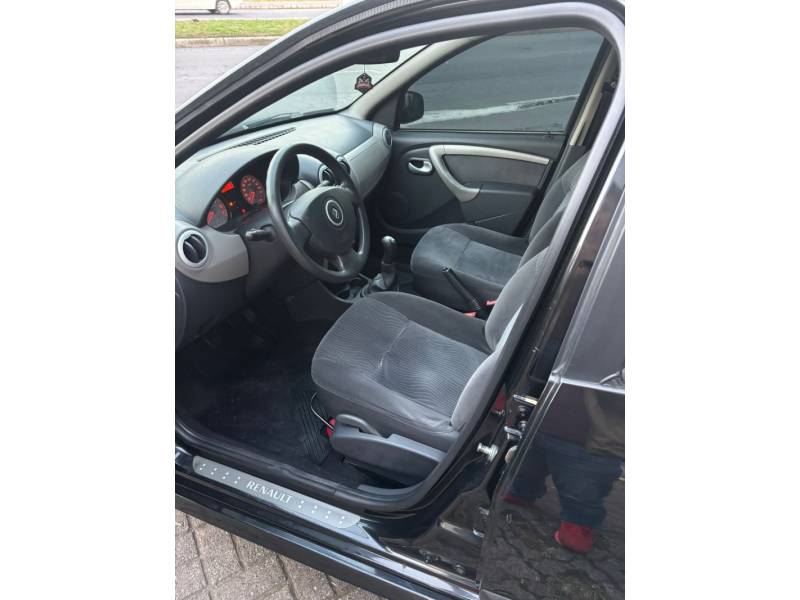 RENAULT - SANDERO - 2010/2010 - Preta - R$ 31.900,00