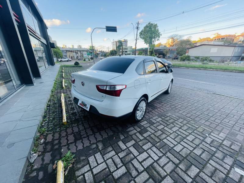 FIAT - GRAND SIENA - 2016/2016 - Branca - R$ 44.900,00