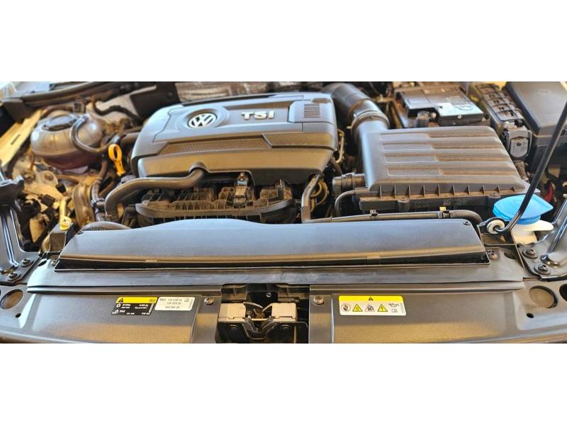 VOLKSWAGEN - JETTA - 2023/2023 - Branca - R$ 208.900,00