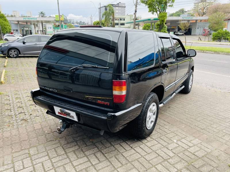 CHEVROLET - BLAZER - 1997/1998 - Preta - R$ 24.900,00