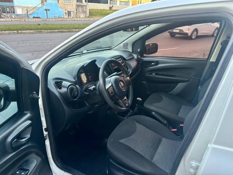 FIAT - UNO - 2017/2017 - Branca - R$ 42.900,00